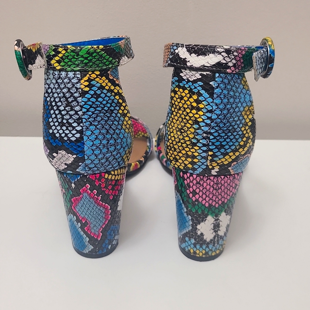 Snake pattern heels - Picture 3 of 3